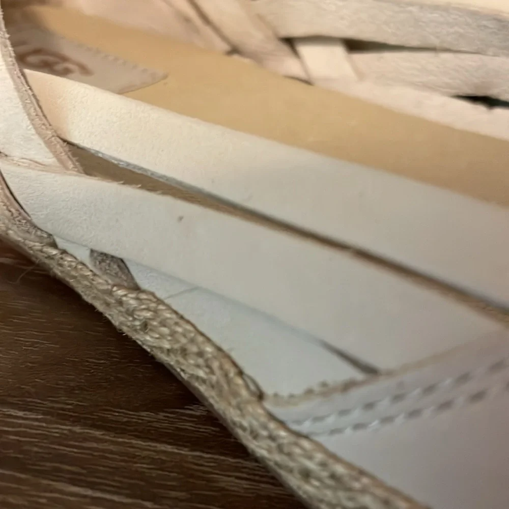 UGG Espadrille Tippie Nubuck Leather Flats Size 10 Effortless Chic Normcore